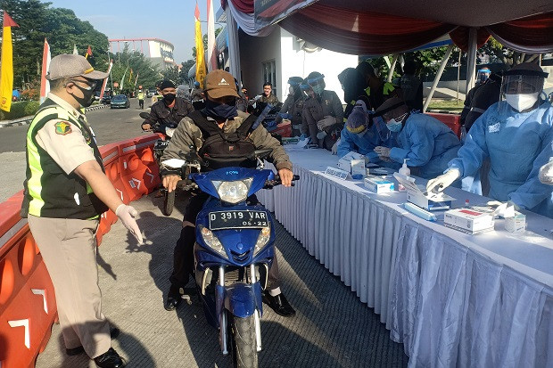 Hendak Bayar Pajak,...