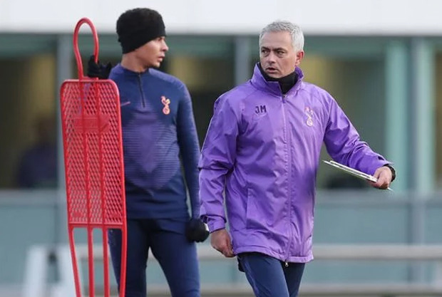 Mourinho Kecewa Dele...