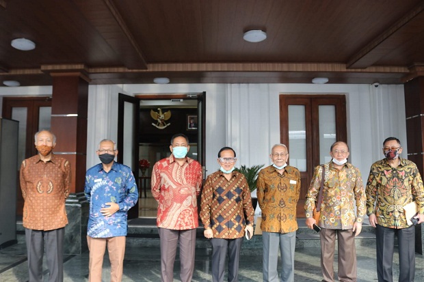 Mahfud MD Dampingi Purnawirawan...