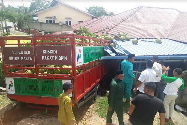 Truk Pengangkut Elpiji...