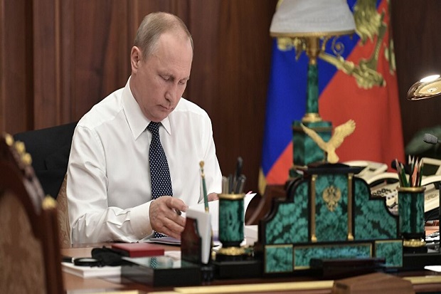 Presiden Putin Tunjukkan...
