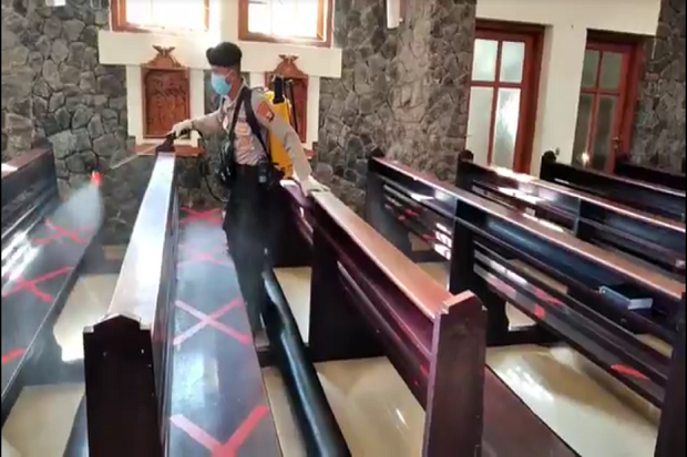 Polda Maluku Utara Sterilkan...