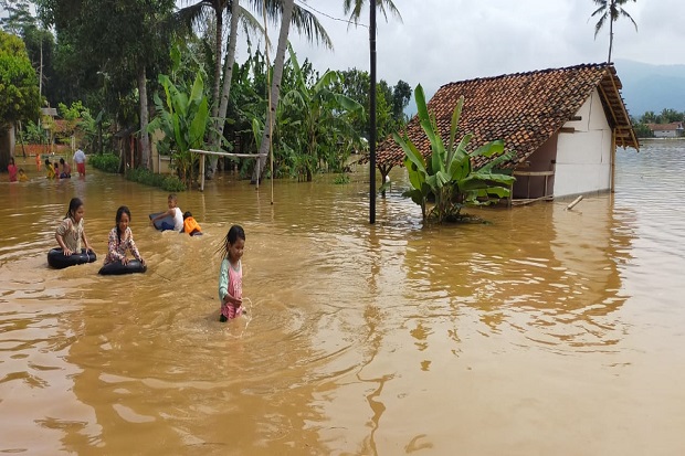 Banjir Tasikmalaya:...