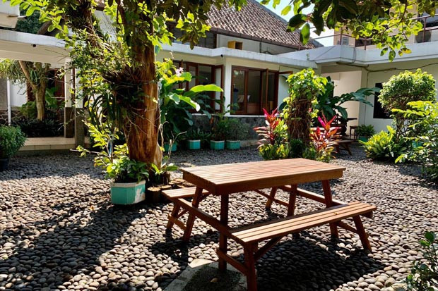 Sambil Ngopi Sekaligus...