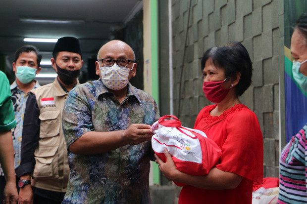 10.176 Paket Bantuan...