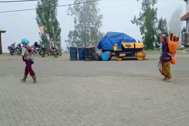 Warga Suku Tengger Berharap...