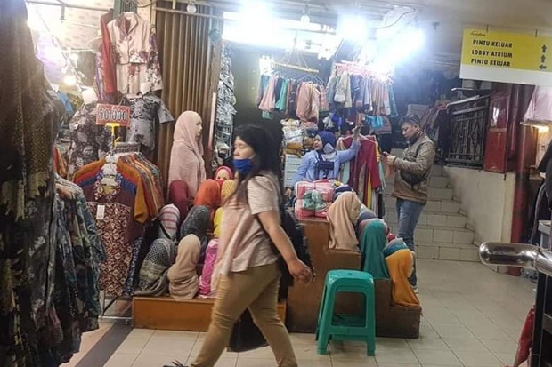 6 Hari Buka, Pengunjung...