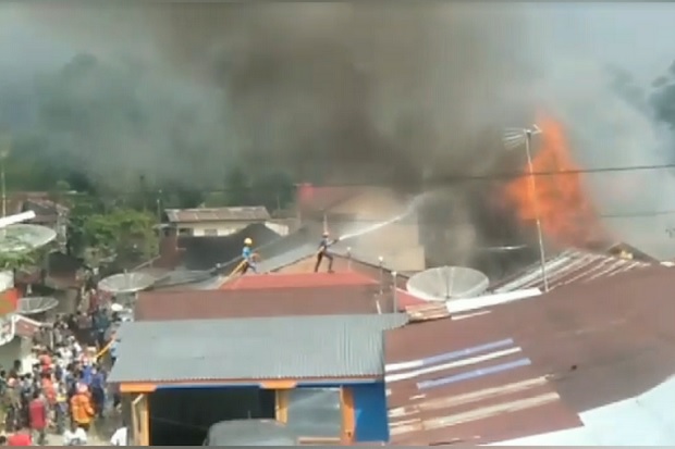 5 Rumah di Belakang...