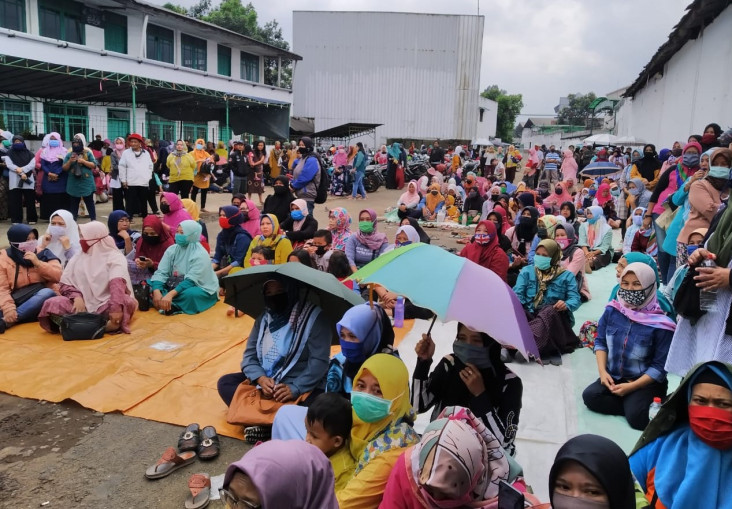 Dua Tahun Di-PHK Belum...
