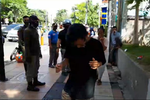 Kedapatan Tak Pakai...