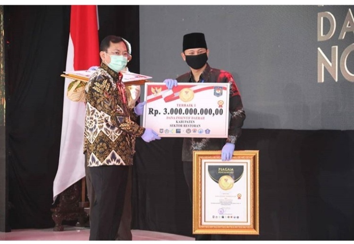 Raih 4 Penghargaan Kemendagri,...