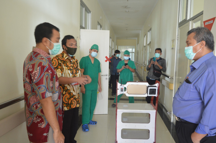 Undip Ciptakan Robot...