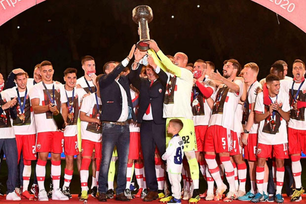 Rayakan Gelar Juara...