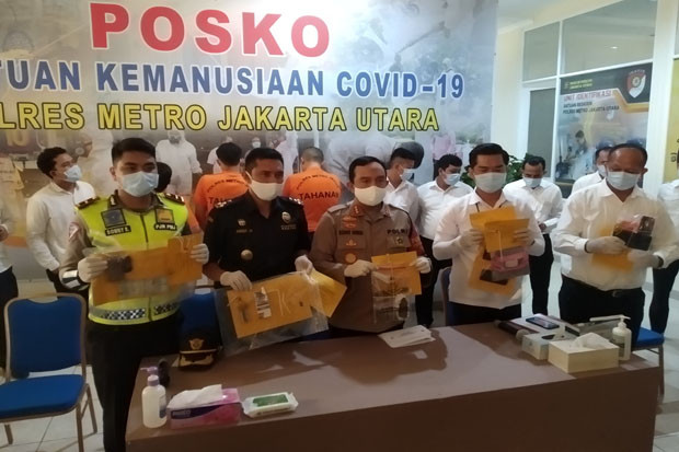 Direktur Perusahaan...