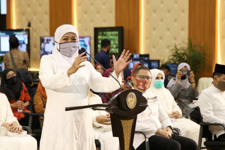 Tak Ada PSBB, Khofifah...
