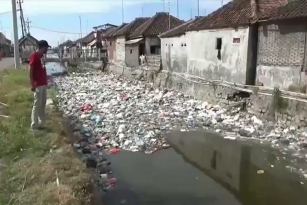 Miris, Ada Sungai Sampah...