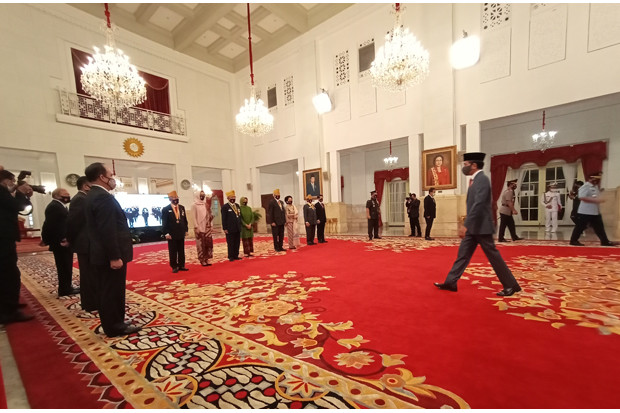 Jokowi Lantik Pengurus...
