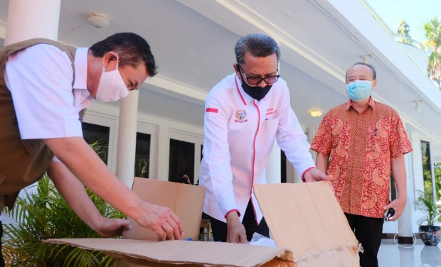 Terharu, Dokter Bambang...