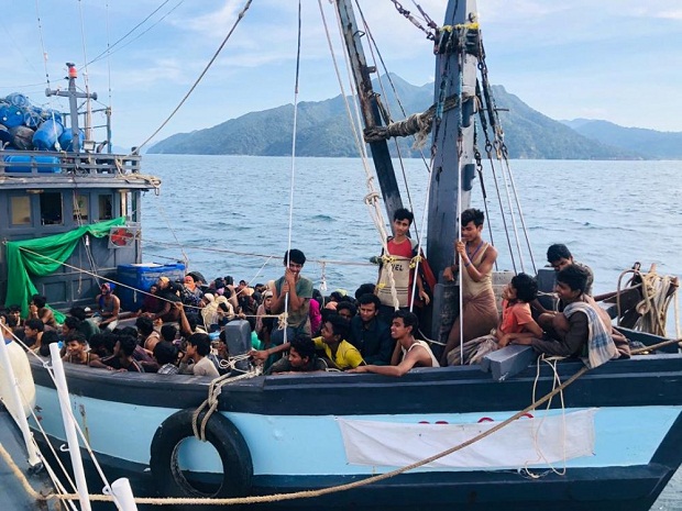 Puluhan Rohingya Tewas...