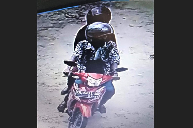 Pasangan Pria dan Wanita...