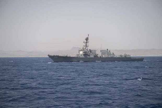 Kapal Perang AS Bersenjata...