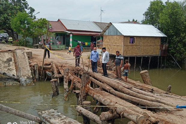 Jembatan Penghubung...