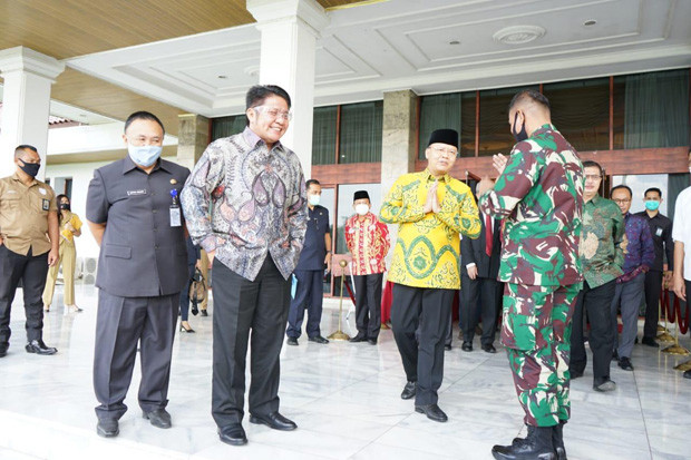 Dua Gubernur Sepakat...