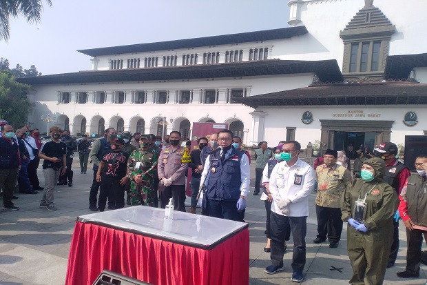 Kecuali Bodebek, Ridwan...