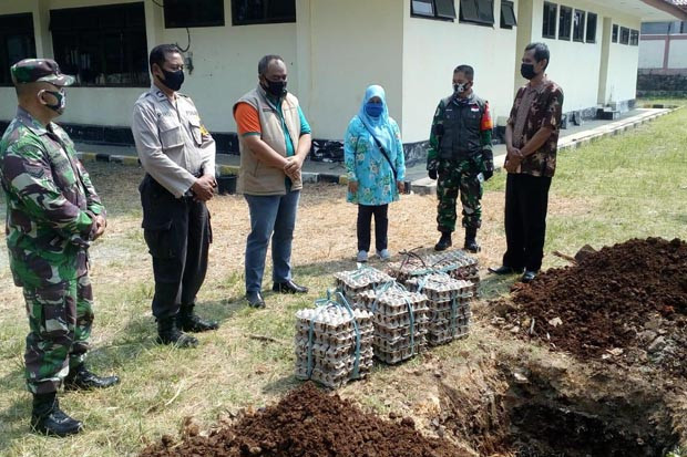 Membusuk, 300 Kg Telur...