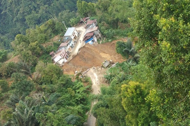 9 Rumah Rusak Berat...