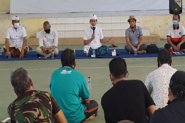 Bupati Suwirta Sosialisasikan...