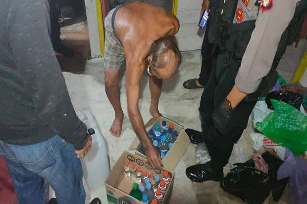 Nekad Jual Ciu, Kakek...