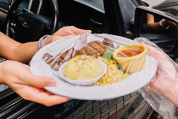 Menikmati Kuliner Dine...