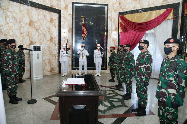 Mayjen Rochadi Pensiun,...