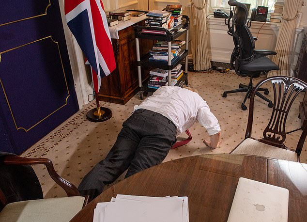 PM Johnson: Warga Inggris...