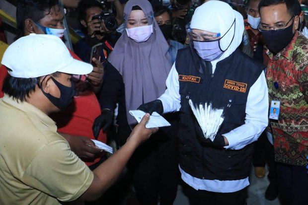 Gubernur Jatim Bagikan...