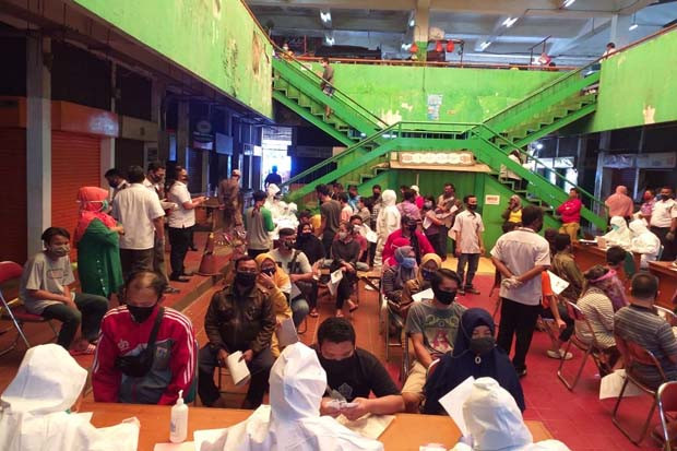 5 Pedagang Pasar Sunter...
