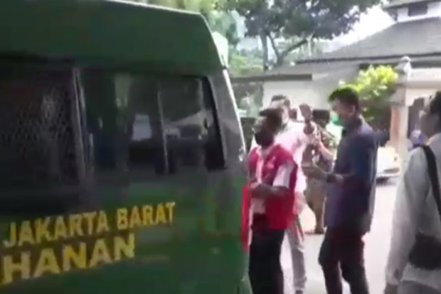 Salah Gunakan Kekuasaan,...