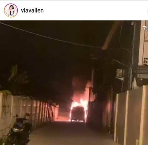 Mobil Via Vallen Dibakar:...