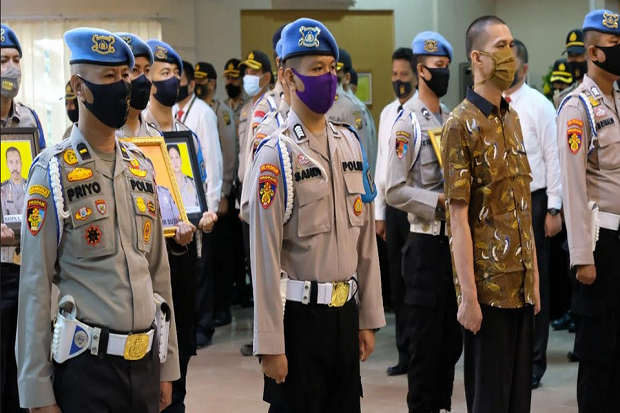 Terjerat Narkoba, Sembilan...
