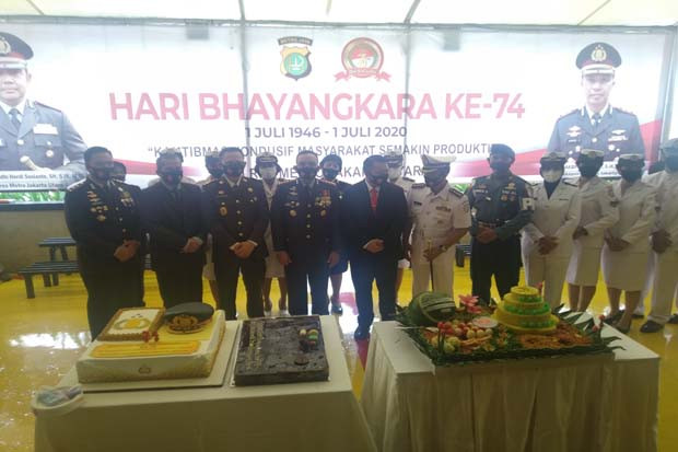Ratusan Personel TNI...