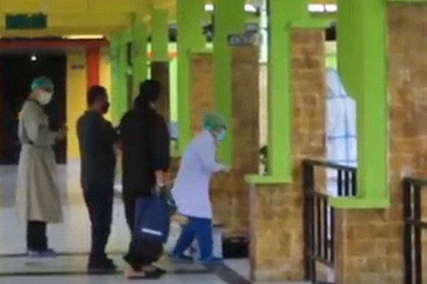 42 Pekerja Tambang dan...