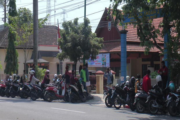 Pemohon Membludak, 3...