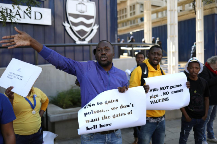 Demonstran Tolak Afrika...