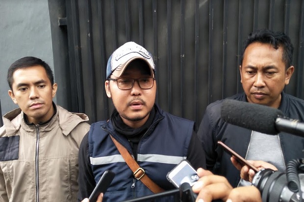 Bejat, Penjaga Warung...