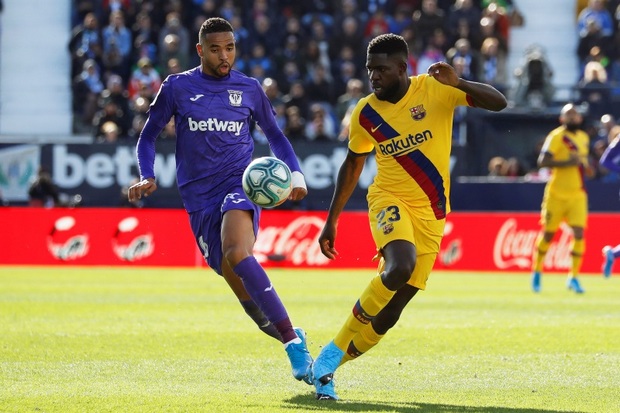 Bek Barcelona Cedera...