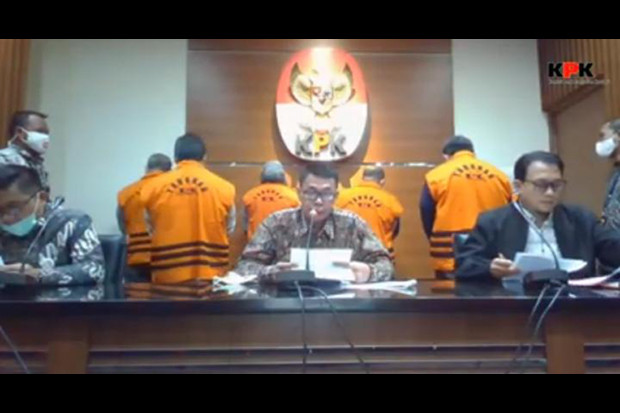 Bupati Kutai Timur,...