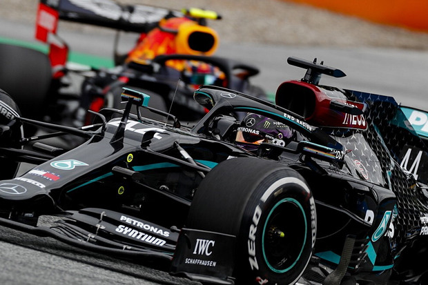 Lewis Hamilton Tercepat...