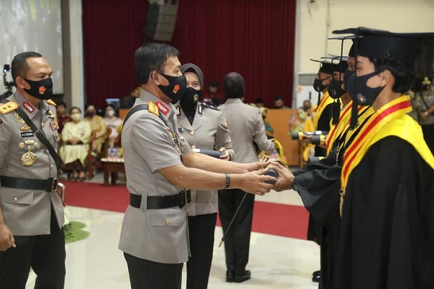 293 Taruna Akpol Diwisuda,...