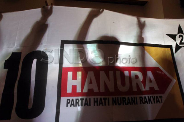 Tinggalkan Petrus Tangke,...